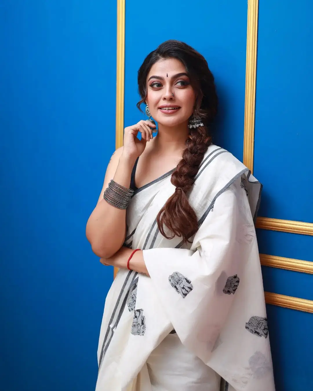 Malayalam Actress Anusree Nair in White Saree Sleeveless Black Blouse